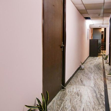Hotel O Manya Stay New Delhi Bagian luar foto