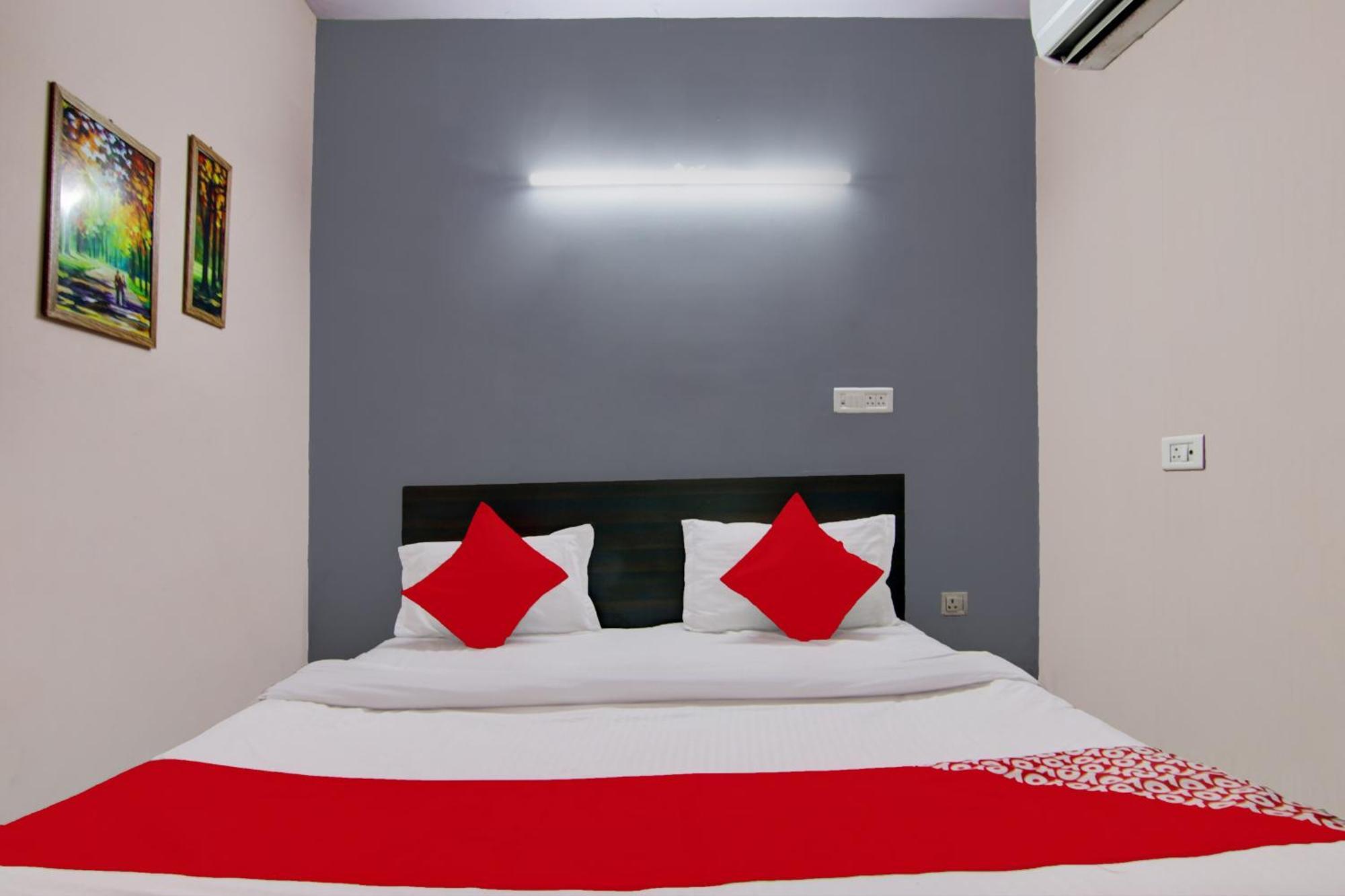 Hotel O Manya Stay New Delhi Bagian luar foto